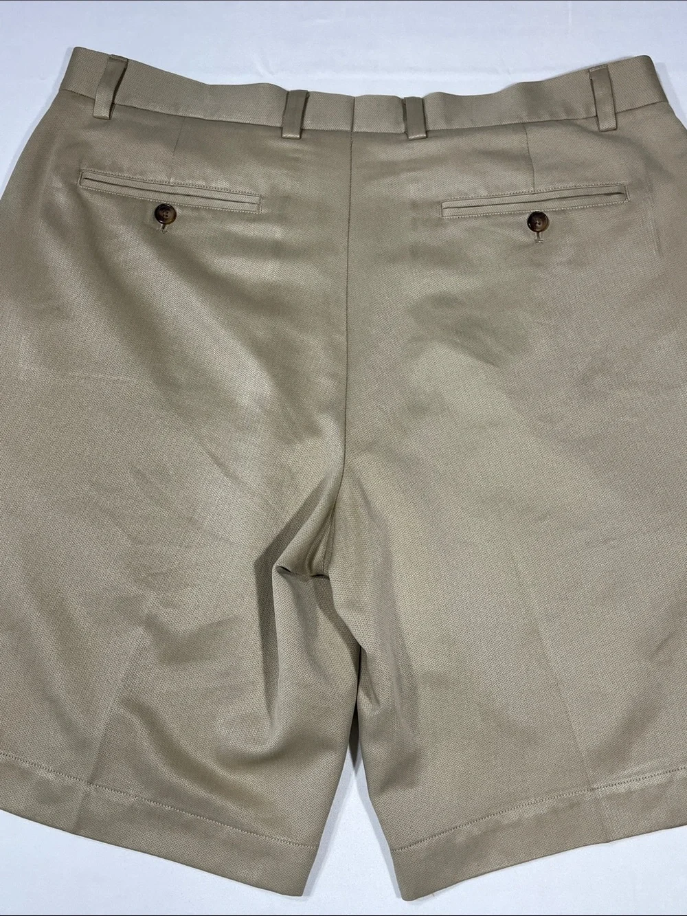 Greg Norman Shark Golf Shorts Khaki Tan Microfiber Men’s Size 36 Flat Front